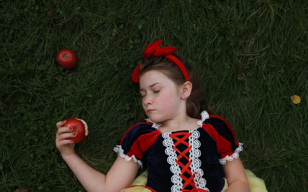 A Snow White Fairytale | Whitefield, Maine | Portrait Photographer